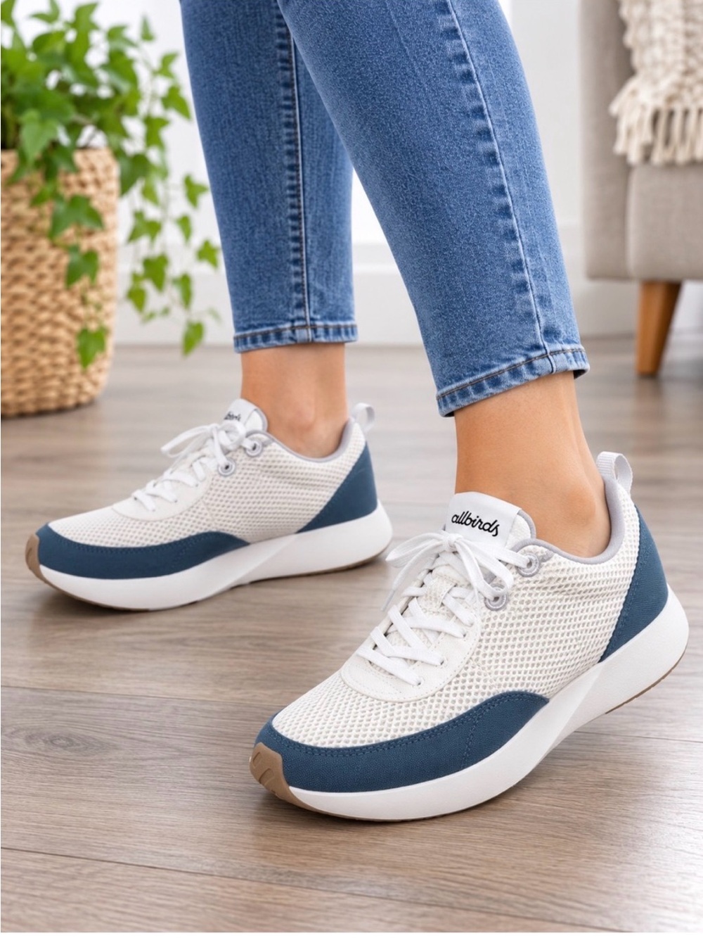 Allbirds Women’s Size 9 White Blue Mesh Lace Up Walking Casual Sneakers